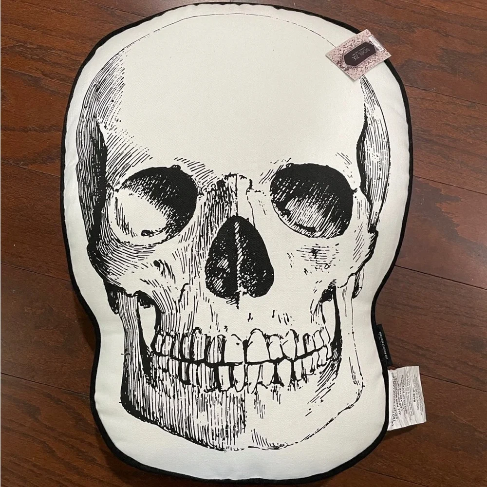 Rachel Zoe graphic skull